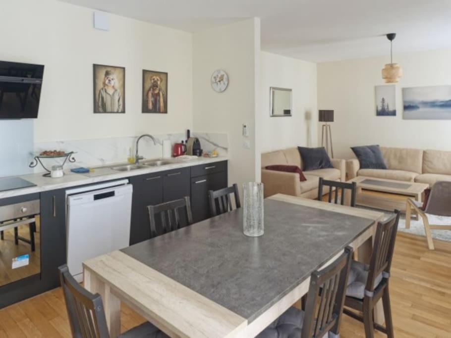 Appartement Spacieux En Centre Ville Vendôme Exterior foto